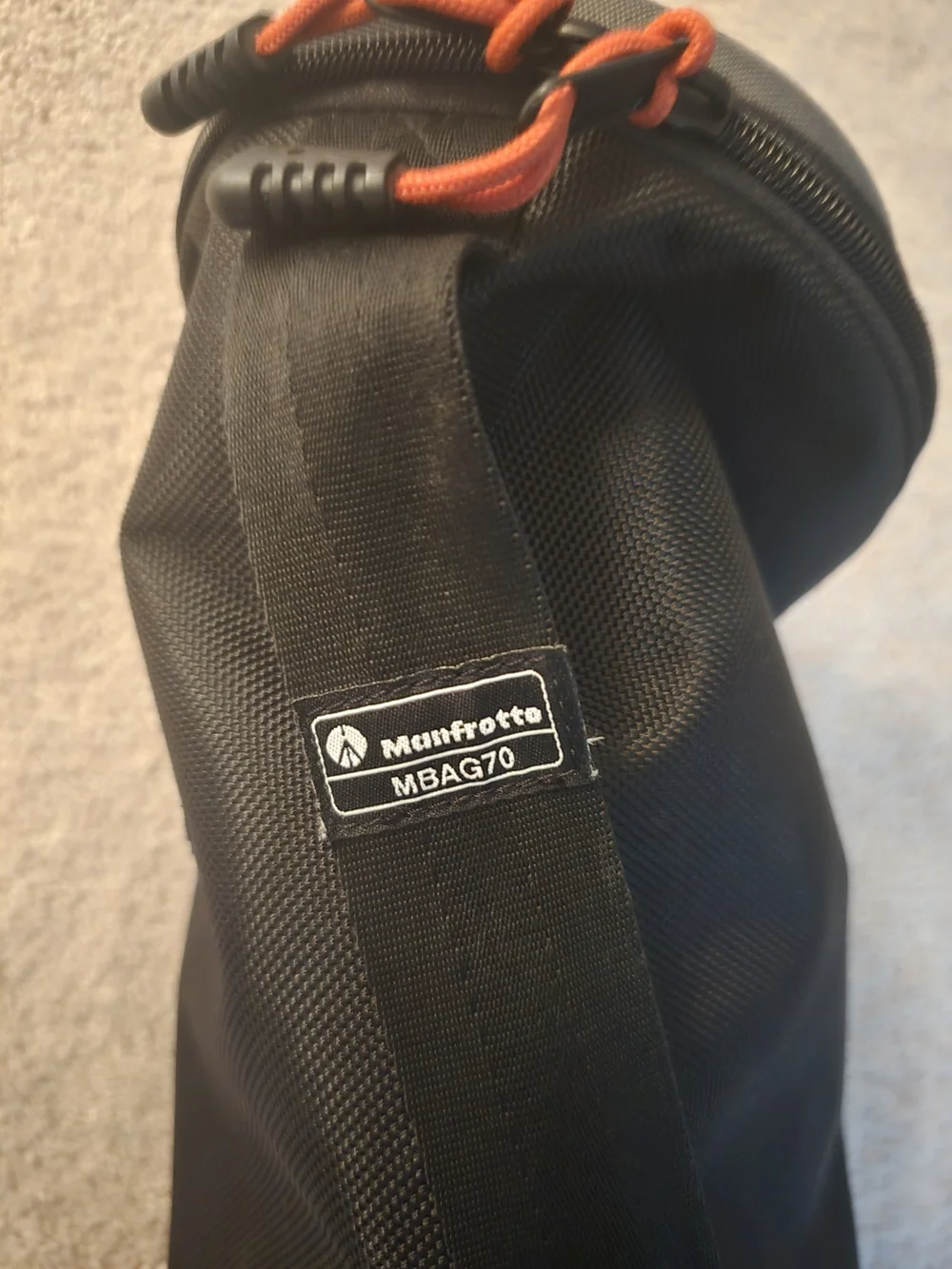 Manfrotto Black Camera Tripod - Lightweight Professional Support